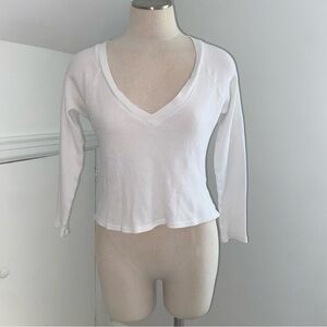 Forever 21 cropped White V-Neck Women's Top large